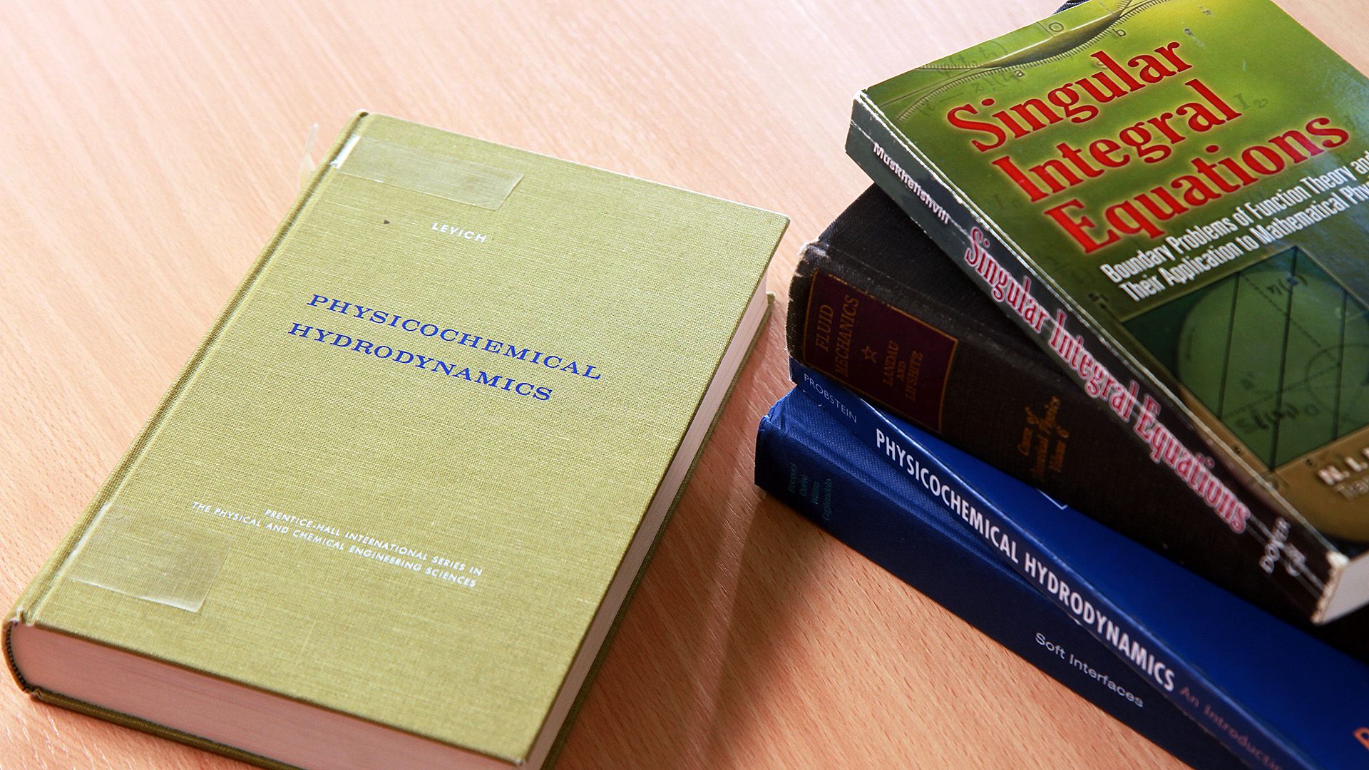Bild verschiedener Lehrbücher